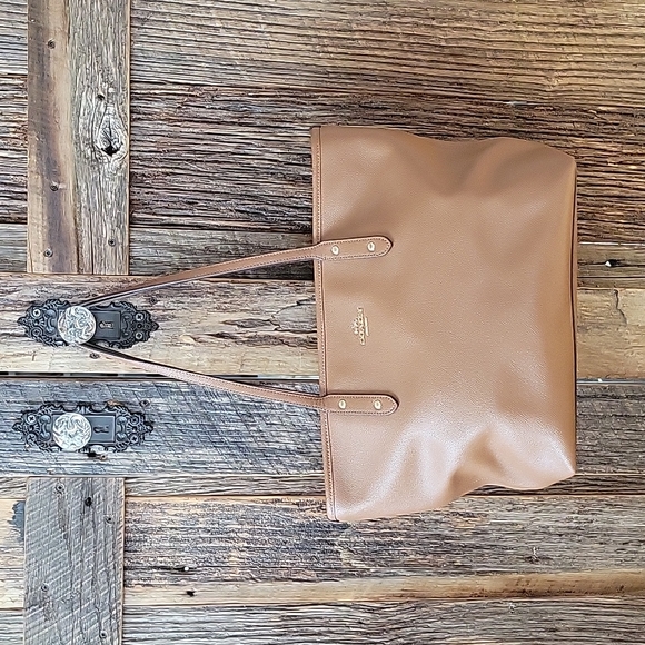 Coach Purse - Picture 13 of 14